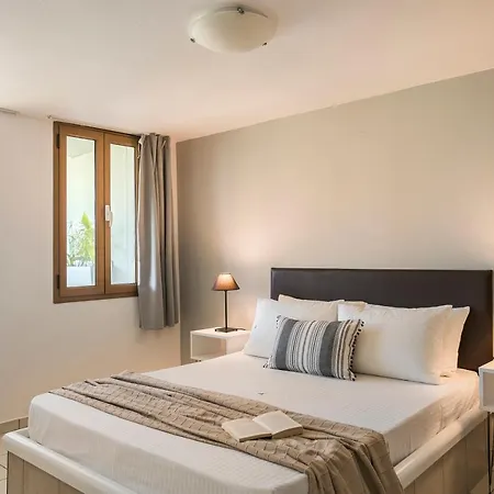Agnanti Apartament *