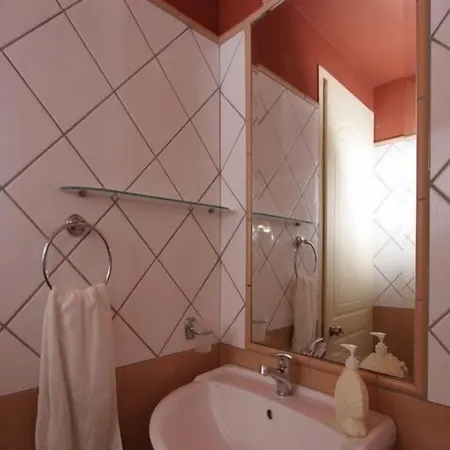 Agnanti Apartament *